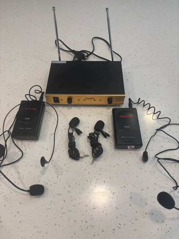 Wireless microphone system image 1