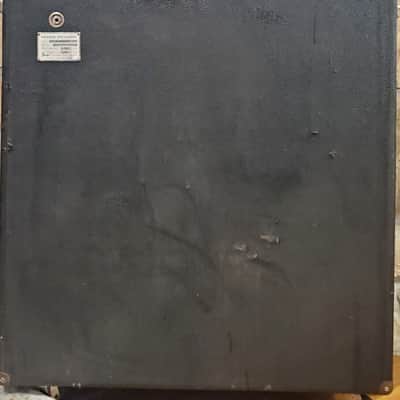 Fender BASSMAN 70  2-15" CABINET image 5