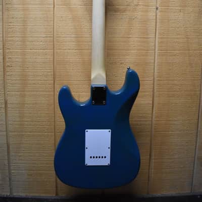 New York Pro Stratocaster 2000's - Blue image 8