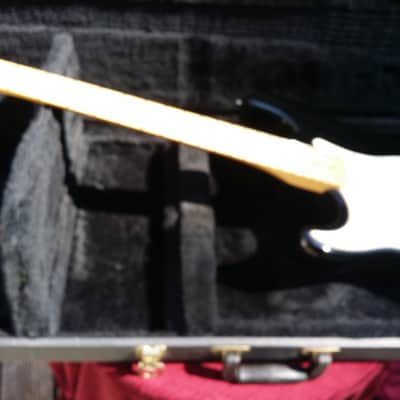 Vintage 1988 Fender Stratocaster & Case image 4