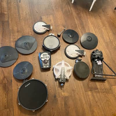 Roland TD-6 Electronic Drum Kit Bundle