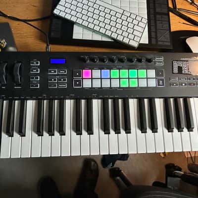 Novation Launchkey 37 MK3 2021 - black image 3