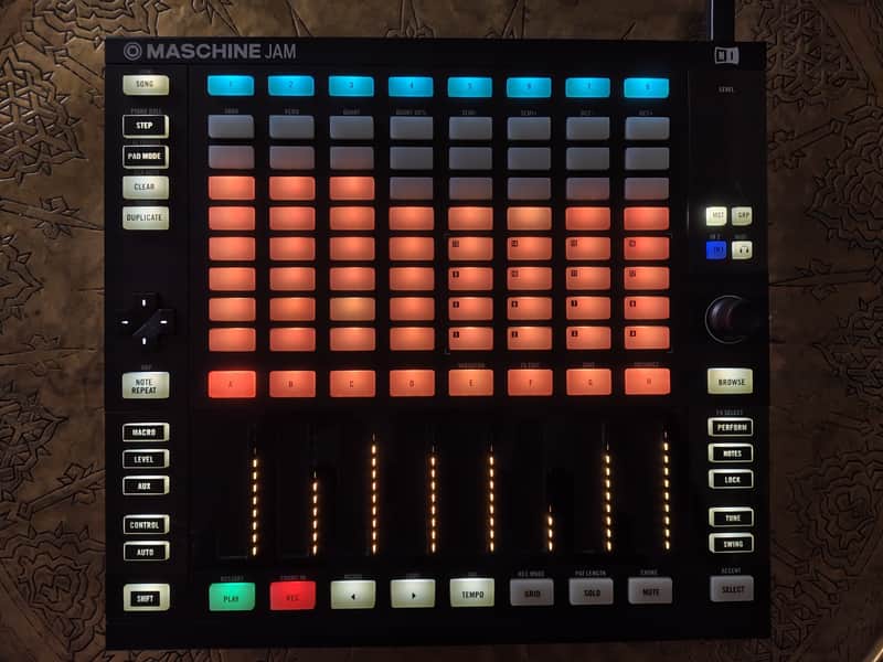 Native Instruments MASCHINE JAM Production & Sequencing Controller