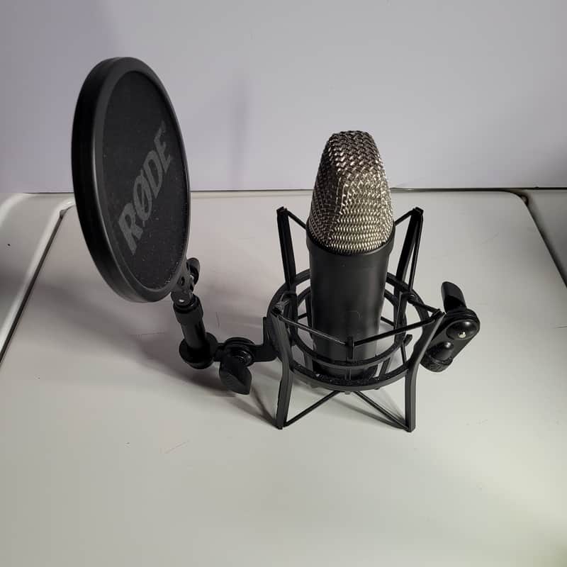 RODE NT1 Large Diaphragm Cardioid Condenser Microphone -Black image 1