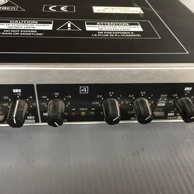 Behringer MULTIGATE XR1400 SILVER image 3