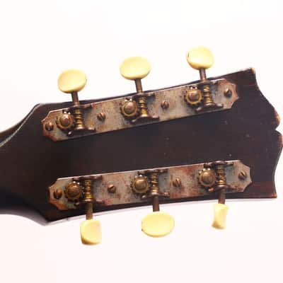 Gibson J-45 "Banner Logo" 1944 with maple back and sides - war years, character and the unmistakable Gibson slope-shoulder sound image 8