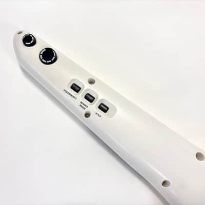 Roland AX-Synth 49-Key Shoulder Synthesizer White image 12