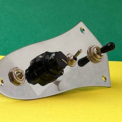 Heresy. A Fender Jazz Bass 3 Way Switch Series / Parallel Wiring Harness and Control Plate. image 4