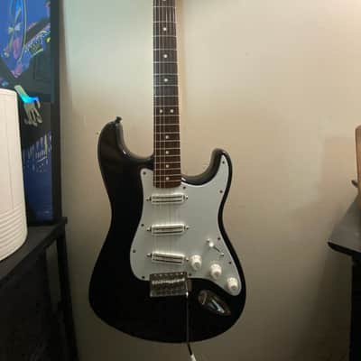 Fender Stratocaster 2000 - Black - Made in Mexico - Upgraded Pickups Seymour Duncan Hotrails image 2