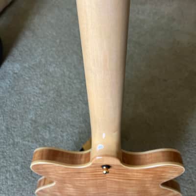 Hofner Verythin Classic Early 2000s (2003??) - Cream image 10