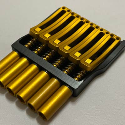 Rakhvari 6-String Hardtail Bridge - Gold/Black image 5