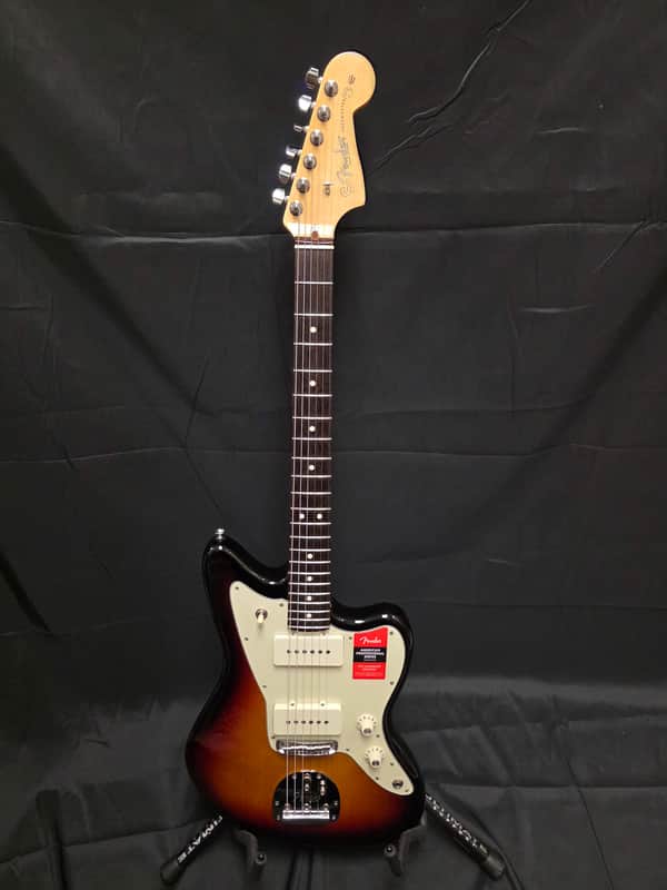 Fender American Professional Jazzmaster with Rosewood Fretboard 2017 - 2019 - 3-Color Sunburst