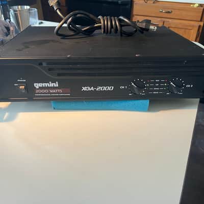 Gemini XGA-2000 Professional 2000-Watt Rackmount Power Amp w/ IEC power cable & rack mount bolts/washers. image 1