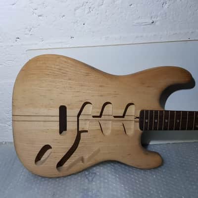 1981 NECK THROUGH BODY STR*T - SWAMP ASH image 4
