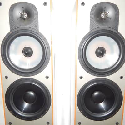 Paradigm Monitor 7 v3 tower speakers image 2
