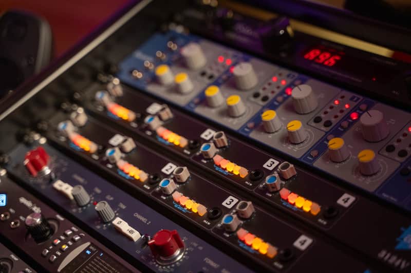 API 3124V 4-Channel Mic Preamp 2017 - Present - Black image 1