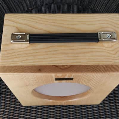 daRibeira O8 1x8" guitar cabinet in solid ash wood without speaker PRE-ORDER image 5
