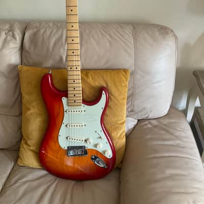 Fender Stratocaster Deluxe 2014 - Red image 2