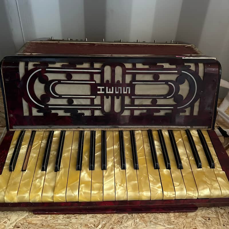 Hess Vintage Accordian Non-Working Condition for Restoration image 1