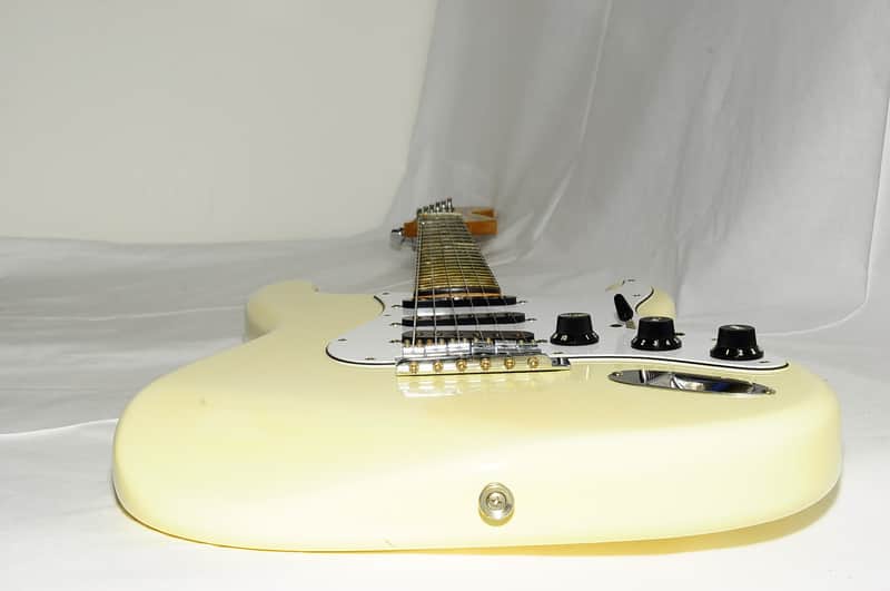 1984-1987 Fender Japan ST-72 STRATOCASTER CST-50 Electric Guitar