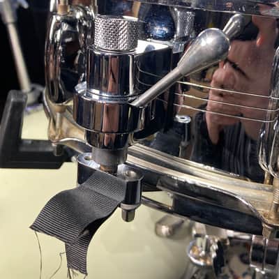 Slingerland - 5x14" Sound King, 8-Lug Snare Drum, with Trick Strainer 1974–1976 - Chrome Over Brass Shell. image 11