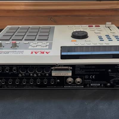Akai MPC2000XL NEW SCREEN ORIGINAL BOX CF 8 OUTS ORIGINAL MANUAL MAX RAM image 3