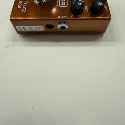 MXR Dunlop M84 Bass Fuzz Deluxe Guitar Effect Pedal image 4