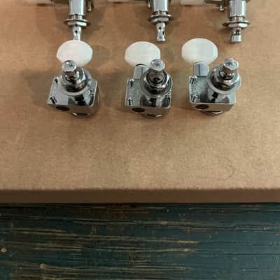 Fender Locking tuners. Left handed 2025 - Chrome image 6