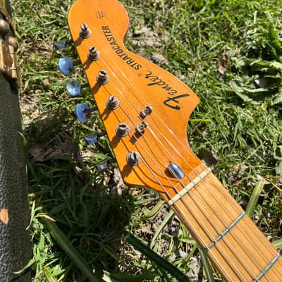 Vintage Featherweight Blonde Fender Stratocaster 1972-1975 7.2lbs image 8