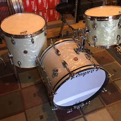 Tempro 3pc Drum Set 1960's White Marine Pearl image 8