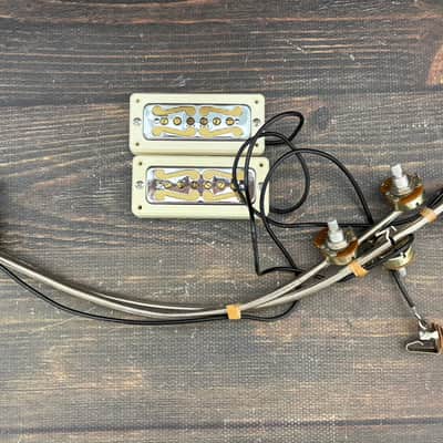 Unused 60s DeArmond Rocket Gold Foil Mustache Pickups NOS image 3