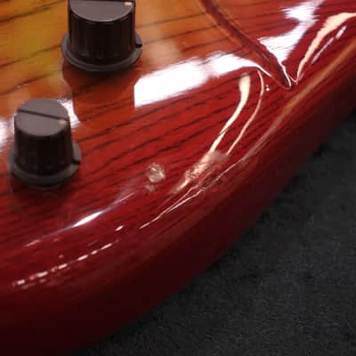 Yamaha TRB-6 6-strings Bass Cherry Burst image 11