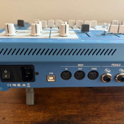 UDO Audio Super 6 Desktop 12-Voice Polyphonic Binaural Analog-Hybrid Synthesizer 2020 - Present - Silver image 9