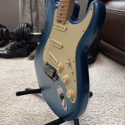 Fender American Elite Stratocaster 2017 - Maple Fingerboard, Sky Burst Metallic image 10