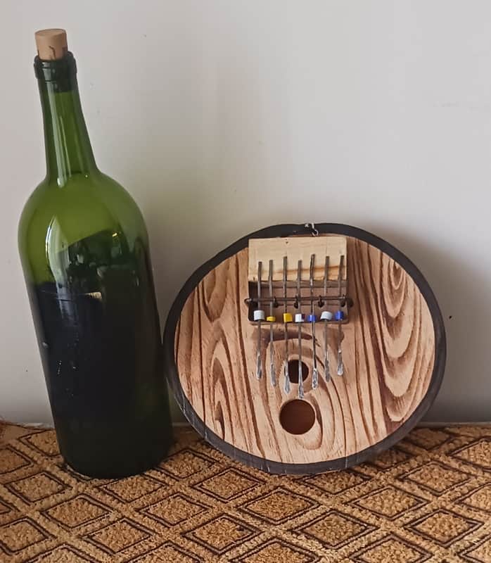 West African "thumb piano" (guidiga) image 1