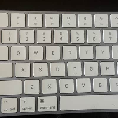 Immagine Apple Magic Keyboard 2024 - white - 2