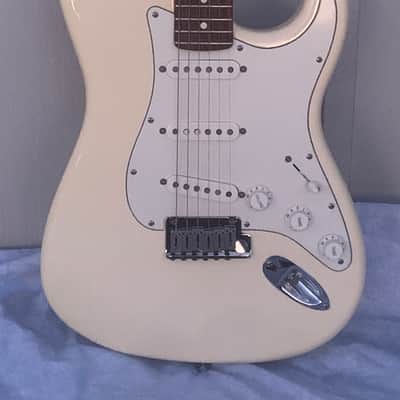 Fender Stratocaster 2006 - Cream/White image 2