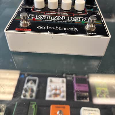 Electro-Harmonix Battalion Bass Preamp/DI 2017 - Present - Black Graphic image 2