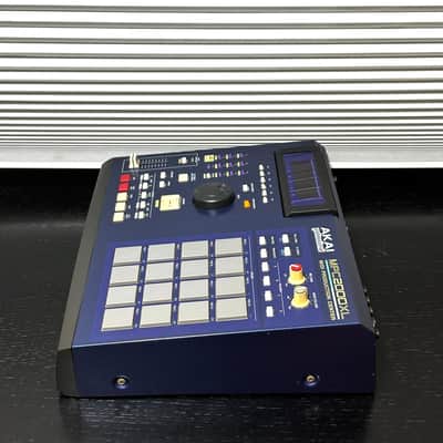 Akai MPC2000XL MIDI Production Center with 1GB CF card image 2