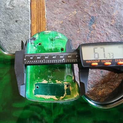 Peavey Fury V 5-string bass body 2007 - green QM image 6