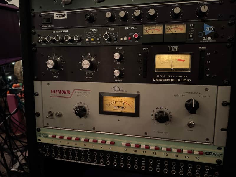Universal Audio LA-2A Leveling Amplifier / Optical Compressor 2000 - Present - Gray image 1