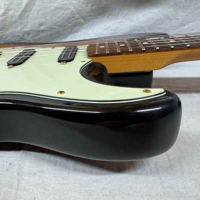 Fender USA SRV Stevie Ray Vaughan Signature Stratocaster Guitar with DiMarzio Hot Rails pickups + Case 1994 - 3-Color Sunburst / Pau Ferro fingerboard image 14