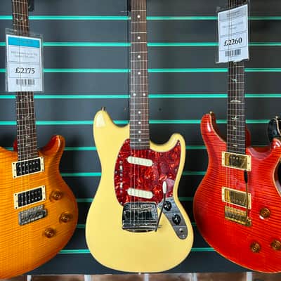 Fender MG-69 Mustang CIJ Vintage White 2006-08 Electric Guitar image 2