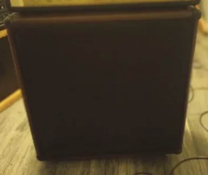 Speaker cabinet of unknown origin with Brown tolex imagen 1