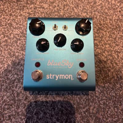 MINT CONDITION, BARELY USED Strymon Blue Sky Reverberator V1 2010 - 2022 - Blue image 2