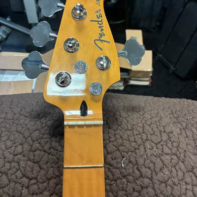Fender Jazz Bass Player Plus Series 2021 - Fiesta Red image 4