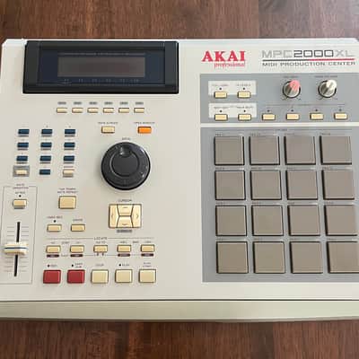 Akai MPC 2000XL Midi Production Center