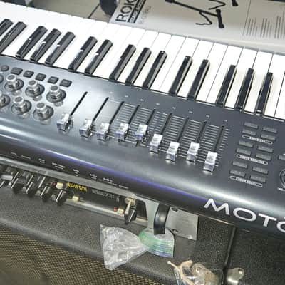 Behringer MOTÖR 49 49-Key USB MIDI Controller Keyboard image 3