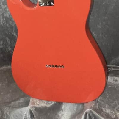 Fender Vintera II 2023 - Fiesta Red image 3
