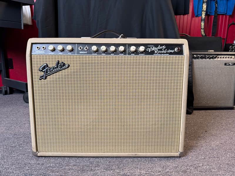 "Custom" Vibrolux Reverb 40-Watt 2x10" Guitar Combo image 1